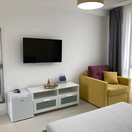 Beach Rooms Roberta Mamaia Exterior photo