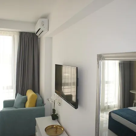 Beach Rooms Roberta Mamaia Exterior photo