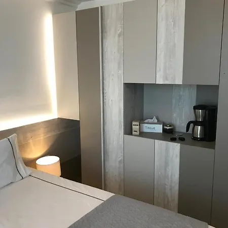 Beach Rooms Roberta Mamaia Exterior photo