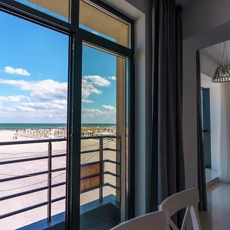 Beach Rooms Roberta Mamaia Exterior photo
