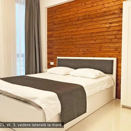 Beach Rooms Roberta Mamaia Exterior photo