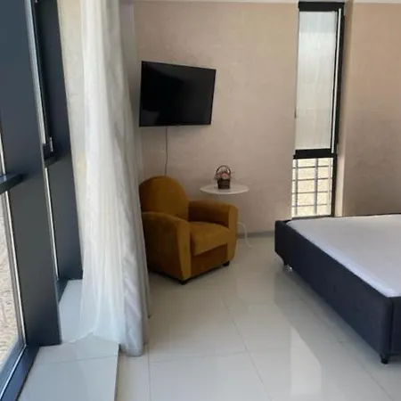 Beach Rooms Roberta Mamaia Exterior photo