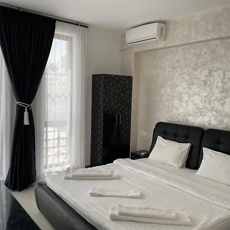 Beach Rooms Roberta Mamaia Exterior photo