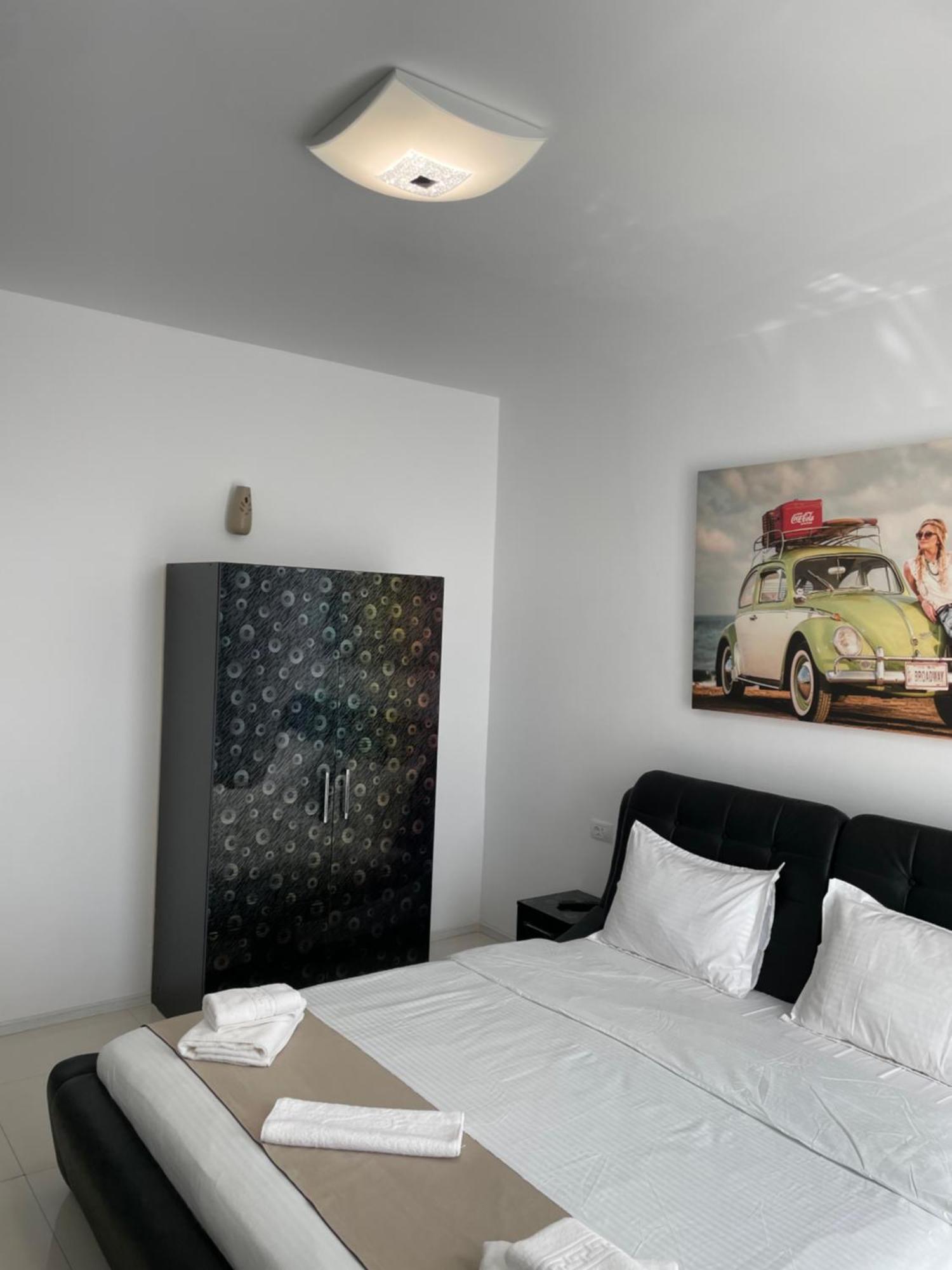 Roberta Apartment